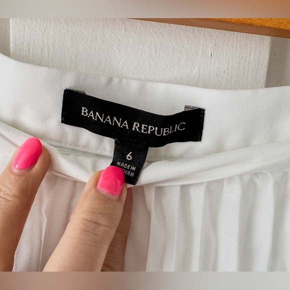 Banana Republic Accordian Maxi Skirt - Picture 8 of 8
